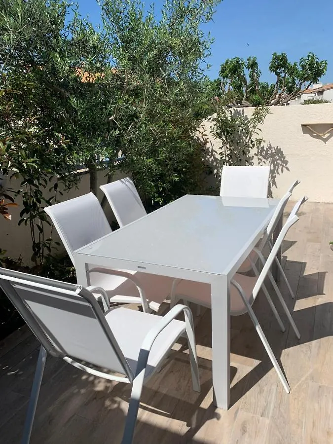 Appartement De Standing Avec Terrasse Saintes-Maries-de-la-Mer Apartment